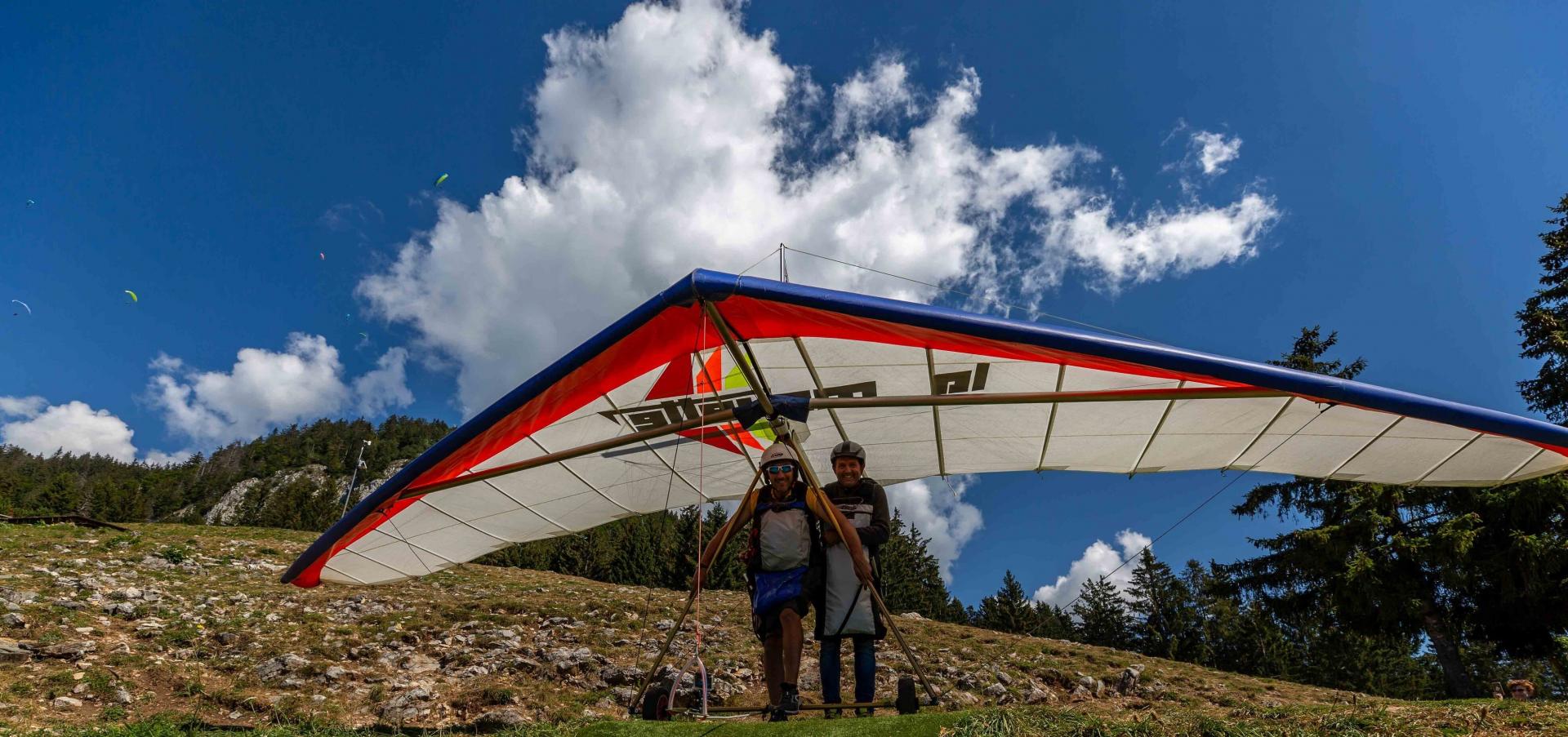 saut en  deltaplane